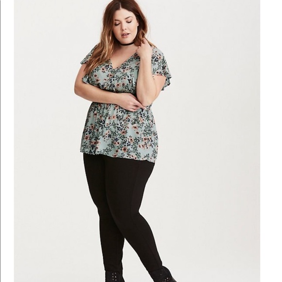 torrid Tops - Torrid floral print flutter sleeve smocked top 2